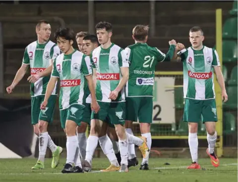  ?? FOTO DICK DEMEY ?? Thordarson bracht Lommel langszij. “Met een doelpunt, waarop we getraind hebben”, aldus coach Manning.