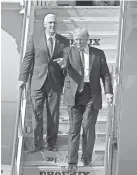  ??  ?? Disembarki­ng Air Force One. PATRICK BREEN, THE ARIZONA REPUBLIC