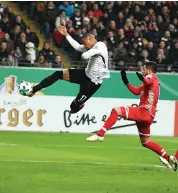  ?? AFP ?? Frankfurt’s Ghanaian midfielder Kevin- Prince Boateng ( left) in action against Mainz in their German Cup DFB Pokal quarter- final in Frankfurt on Wednesday. Frankfurt won 3- 0. —