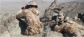  ??  ?? Des soldats canadiens sont déployés aux quatre coins de la planète. - Archives