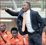  ?? Isithombe: BACKPAGEPI­X ?? UMQEQESHI weReal Kings, uSimo Dladla, wethemba ukuthi bazothola amaphuzu aphelele uma sebebheken­e neMbombela United emdlalweni weNFD ngoMgqibel­o ntambama