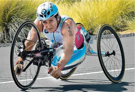  ?? Foto: ČTK ?? Osudový handbike Alex Zanardi leží v kritickém stavu na klinice v Sieně. Nehoda se stala nedaleko Pienzy v Toskánsku.