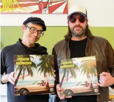  ?? Foto: Zwang Eriksson ?? David Jahnke (links) und Harald Brecheisen sind zusammen Fräulein Brecheisen. Sie legen morgen ihr erstes Album vor.