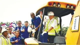  ??  ?? Najib during the ground-breaking ceremony for the PR1MA project at Teluk Intan yesterday.