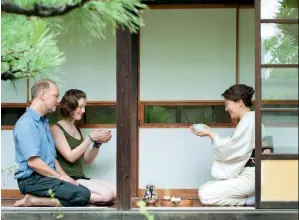  ??  ?? Etiquette is at the heart of any tea ceremony.