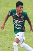  ??  ?? Cristian Cálix ha mostrado buenos destellos con el Verde.