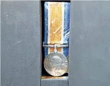  ?? SUBMITTED PHOTO ?? This British War Medal awarded to William Joseph Gadoua belongs to Alex McKenna of Toronto, who seeks to return it to a relative of the late serviceman. The campaign medal of the United Kingdom was awarded to officers and men of British and Imperial...