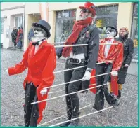  ??  ?? Richard Gratwohl will beim Männerball­ett Männer sparen.