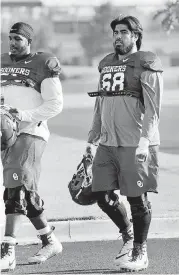  ?? [PHOTO BY STEVE SISNEY, THE OKLAHOMAN] ?? Redshirt senior Jonathan Alvarez is back after sitting out last season and is fighting for the center job with Creed Humphrey.