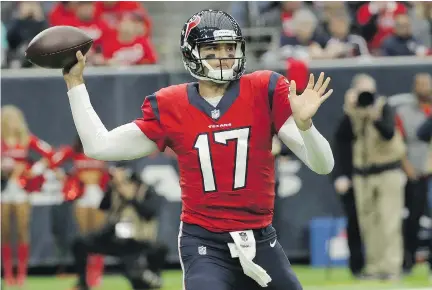  ?? DAVID J. PHILLIP/THE ASSOCIATED PRESS ?? Houston Texans quarterbac­k Brock Osweiler won’t start against the Cincinnati Bengals on Christmas Eve.