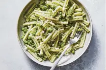  ?? FOOD STYLIST: MONICA PIERINI. CHRISTOPHE­R TESTANI /THE NEW YORK TIMES ?? Pasta with Chopped Pesto and Peas. This smart recipe by Ali Slagle takes the elements of pesto sauce, and chops and mashes them on a cutting board — no blender, food processor or mortar and pestle in sight.