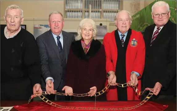  ??  ?? With the Mayor’s chains of office were former Mayors of the town - Peter Hughes, Malachy Godfrey, Maria O’Brien Campbell and Frank Maher with current Mayor Frank Godfrey. Below, Mayor Godfrey with Liam Reilly.