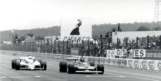  ??  ?? Arnoux and Villeneuve do battle at Dijon in 1979 and the French track will host period F1 cars in October