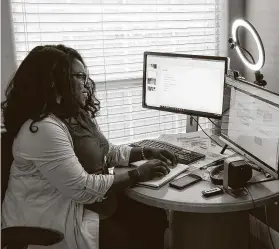  ?? Brett Coomer / Staff photograph­er ?? If you’re wondering if your home office — with the new ergonomic chair and standing desk — is a tax-deductible expense, the answer is: probably not, unless you are self-employed.