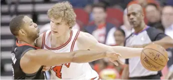  ?? ERIC CHRISTIAN SMITH/ AP ?? Bulls forward Lauri Markkanen averaged 15.2 points and 7.7 rebounds as a rookie.