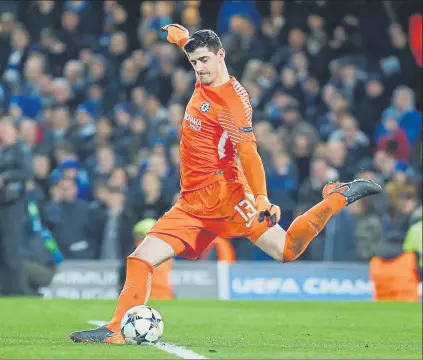  ?? FOTO: EFE ?? Thibaut Courtois con el Chelsea