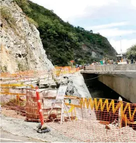  ?? FOTO ?? Obras en la vía de Medellín a Urabá, que hace parte de los proyectos de cuarta generación (4G).