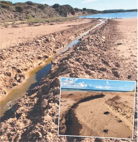  ??  ?? DAMAGING OUTFLOW: The illegal opening of the Thompson Creek estuary at Breamlea.