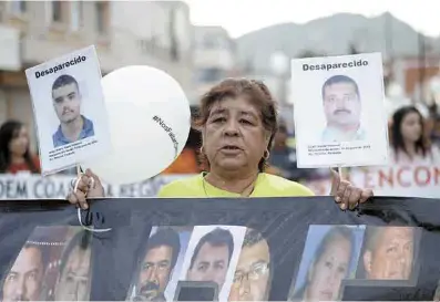  ??  ?? AUTONOMÍA. La sociedad civil reconoce que las leyes no pondrán fin a las desaparici­ones mientras persista la corrupción.