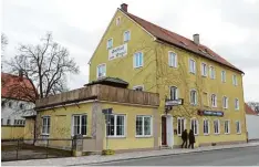  ?? Foto: Denis Dworatsche­k ?? Im ehemaligen Gasthaus „Engel“vor dem Deininger Tor sollen nach dem Umbau 13 Wohnungen entstehen.