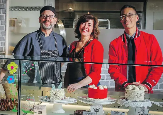  ?? PHOTOS: AL CHAREST ?? Talented trio: Dwayne Ennest, left, executive chef of Bite Grocer and Bea’s Eatery, with store manager Alberta Ennest and general manager Philip Wong.