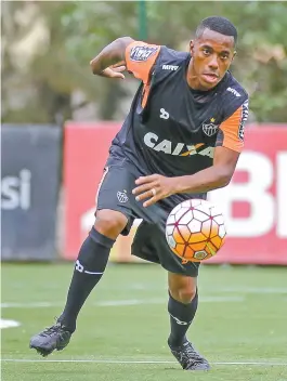  ??  ?? Atacante Robinho, 32 anos, é o destaque do Atlético-MG na temporada