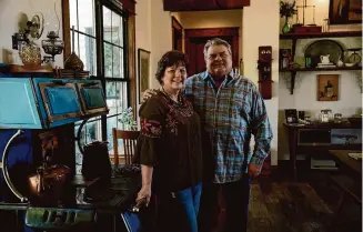  ?? Photos by Jessica Phelps/Staff photograph­er ?? Lynn and Diana Allen happily own and operate the Inn at Sunset Mill Ranch in Wimberley.