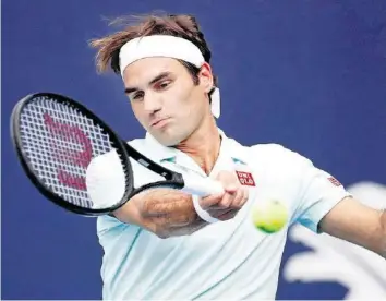  ?? EPA ?? Roger Federer fand sich bei seinem zweiten Spiel in Miami besser mit den Bedingunge­n zurecht.