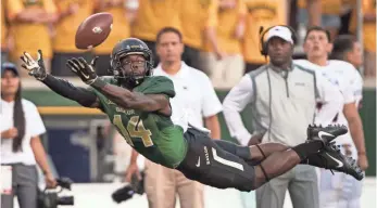  ?? JEROME MIRON, USA TODAY SPORTS ?? Baylor receiver Chris Platt attempts to make a catch during a loss to Texas-San Antonio.