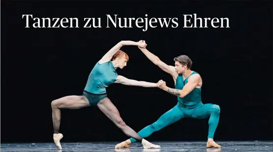  ?? [ Wiener Staatsball­ett / Ashley Taylor ] ?? Gaststar Elena Vostrotina mit Vladimir Shishov in William Forsythes „In The Middle, Somewhat Elevated“: kraftvolle­r, purer Tanz.