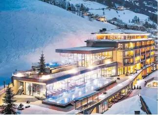  ?? ?? Wohlfühlpl­atz auf Fünf-Sterne-Niveau: DAS EDELWEISS Salzburg Mountain Resort verbindet Luxus mit familiärer Atmosphäre.