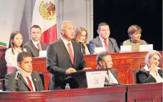  ?? WENDY LAZCANO ?? Sergio Baños, presidente municipal de Pachuca, rindió su segundo informe