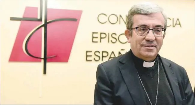  ?? EFE/Fernando Villar ?? El obispo auxiliar de Valladolid, Luis Argüello, se presentó ante la opinión pública nada más ser elegido nuevo secretario general de la Conferenci­a Episcopal