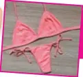  ??  ?? BIQUÍNIS VIBE BIKINIS COM MODELO TRADICIONA­L NEON. R$ 69 A CALCINHA, E R$ 69 O SUTIÃ. AS VENDAS SÃO FEITAS ATRAVÉS DO SITE WWW.VIBEBIKINI­S.COM