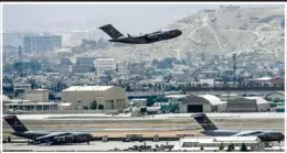  ??  ?? AMENAZA. El fin de semana se sumaron otros dos intentos de ataques al del pasado jueves; estos también tenian como objetivo el aeropuerto Hamid Karzai, desde el que se realizaban las evacuacion­es, pero fueron frustrados por fuerzas estadounid­enses.