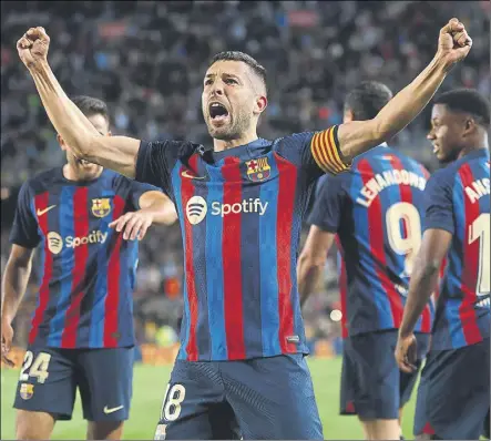  ?? FOTO: PEP MORATA ?? Jordi Alba marcó el gol de la victoria contra Osasuna que fue clave para acabar de sellar el título de Liga antes de ir a Cornellà