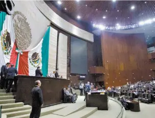  ??  ?? Diputados y Senadores se pronuncian por más medidas ante posible crisis.