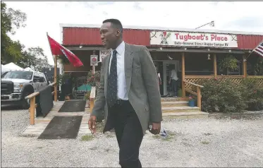  ?? NWA Democrat-Gazette/J.T. WAMPLER ?? Mahershala Ali, lead actor in season three of HBO’s True Detective, leaves Tugboats Place in Madison County on Monday. Arkansas’ Economic Developmen­t Commission, along with HBO, hosted a media day for press at the set in Madison County, south of Eureka Springs.