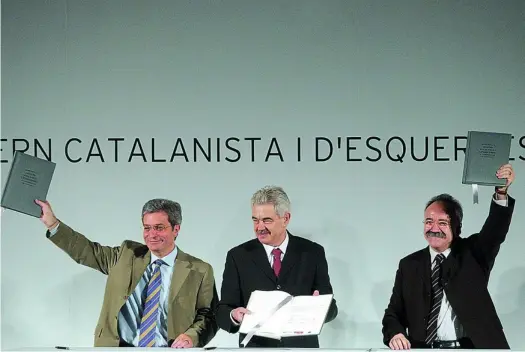  ?? EP ?? Joan Saura, Pasqual Maragall y Josep Lluís Carod-rovira en la firma del acuerdo del Tinell el 14 de diciembre de 2003