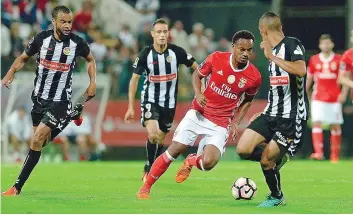  ??  ?? André Carrillo saiu do banco com o jogo empatado e lançou o Benfica para o triunfo