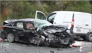  ?? Maggie Beck / Union Democrat ?? Stockton Street was closed as the Sonora Police investigat­e a head-on fatal car accident Friday morning.