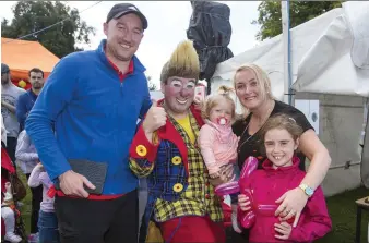  ??  ?? Jonathan, Zara, Zippy the Clown, Stacey, John and Amy Conway at the family fun day in Doorly Park.