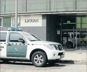  ?? JAVIER LIZÓN / EFE ?? La Guardia Civil registró la sede de Licuas, entre otras empresas