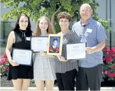  ?? HARLEY DAVIDSON/POSTMEDIA NEWS ?? From left, Karling Luciani, Jordan Gallant, Jordan Hartman (in inset photo), Arlette Hartman, Steve Hartman with their scholarshi­ps.