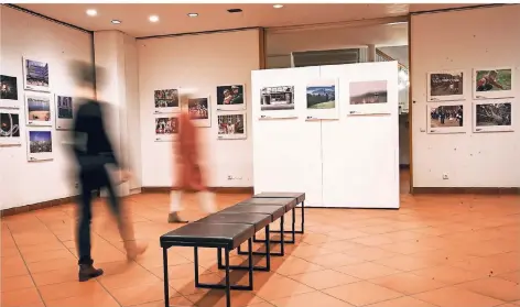  ?? FOTO: JANA BAUCH ?? Die Ausstellun­g „Heim/tuis“ist im Museum Schloss Rheydt im Raum gleich hinter dem Empfang und der Kasse zu sehen.