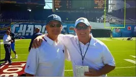  ?? Hank Bauer ?? Raiders defensive coordinato­r Rod Marinelli, left, with close friend and former Cal Lutheran teammate Hank Bauer.