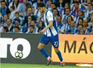  ??  ?? Diego Reyes, previo a lesionarse con el Porto el domingo pasado en el duelo ante el Feirense.