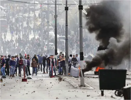  ?? Foto: AFP/Thomas Coex ?? Donnerstag am Grenzüberg­ang nach Bethlehem: Die Wut der Palästinen­ser wächst.