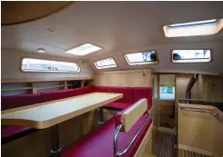  ??  ?? From its comfortabl­e forward stateroom (top) to its split-level saloon and accommodat­ion plan (above), the layout of the 2018 Boat of the Year winner is clean and cozy.