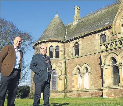  ?? Picture: Dougie Nicolson. ?? Councillor­s Derek Wann, left, and David Fairweathe­r at the Elms in Arbroath.